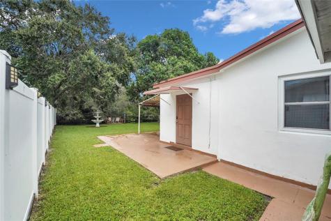 2011 N 31st Avenue Hollywood FL 33021