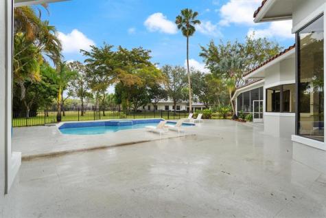 7685 NW 47th Drive Coral Springs FL 33067