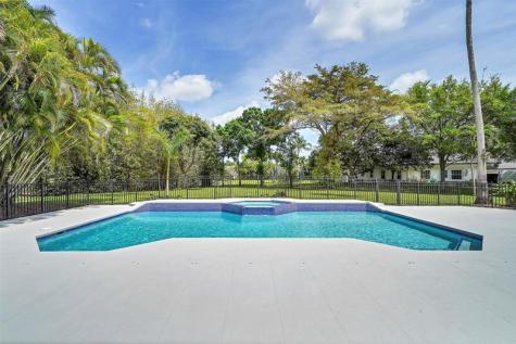 7685 NW 47th Drive Coral Springs FL 33067