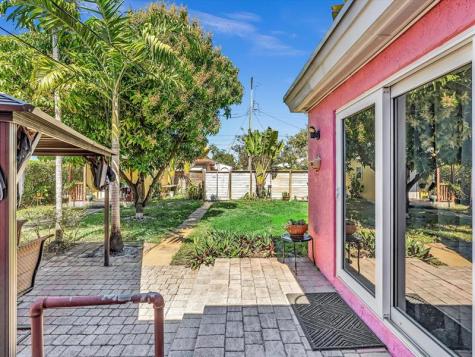 1835 Roosevelt Street Hollywood FL 33020