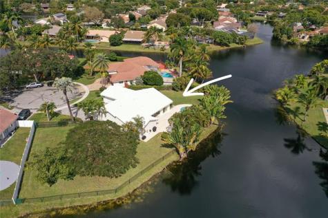 9800 NW 10th Court Plantation FL 33322