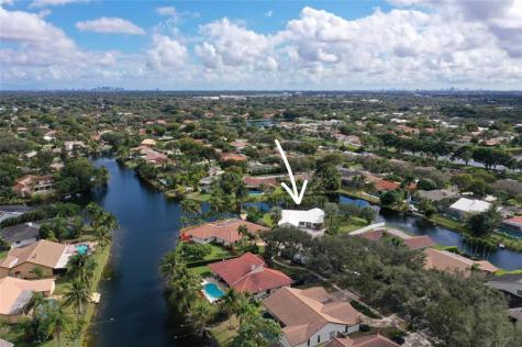 9800 NW 10th Court Plantation FL 33322