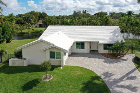 9800 NW 10th Court Plantation FL 33322
