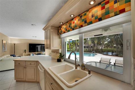 9800 NW 10th Court Plantation FL 33322