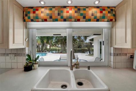9800 NW 10th Court Plantation FL 33322