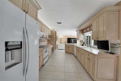 9800 NW 10th Court Plantation FL 33322