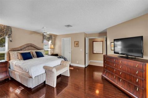 9800 NW 10th Court Plantation FL 33322