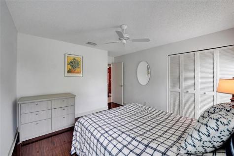 9800 NW 10th Court Plantation FL 33322