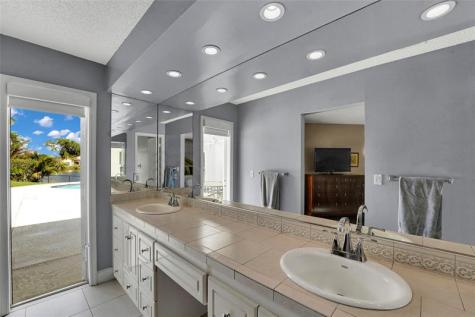9800 NW 10th Court Plantation FL 33322