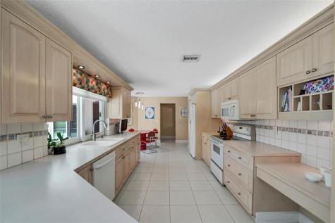 9800 NW 10th Court Plantation FL 33322