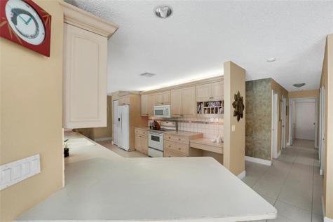 9800 NW 10th Court Plantation FL 33322