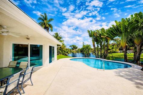 9800 NW 10th Court Plantation FL 33322