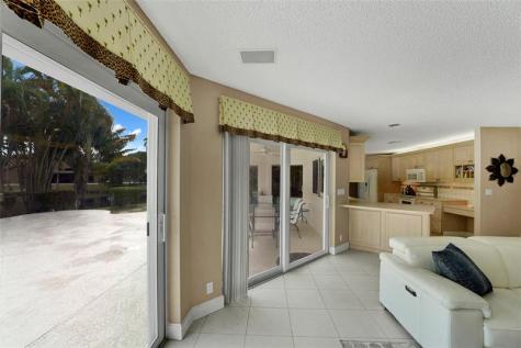 9800 NW 10th Court Plantation FL 33322