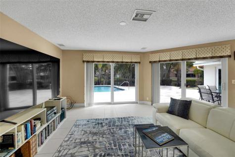 9800 NW 10th Court Plantation FL 33322