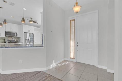 5230 E 1st Square Vero Beach FL 32968
