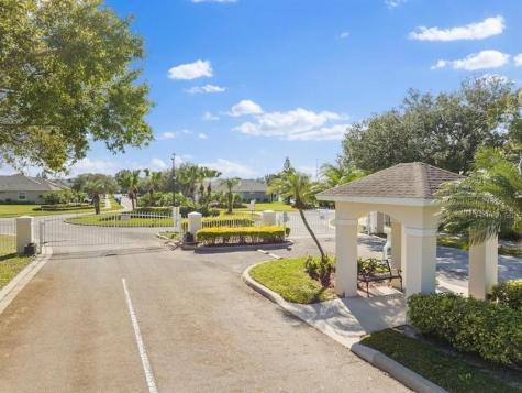 5230 E 1st Square Vero Beach FL 32968