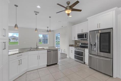 5230 E 1st Square Vero Beach FL 32968