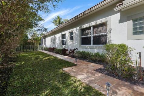 6757 NW 101st Terrace Parkland FL 33076