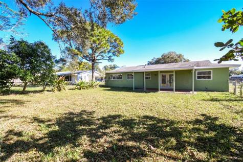 332 NE Cullman Court Port St Lucie FL 34983