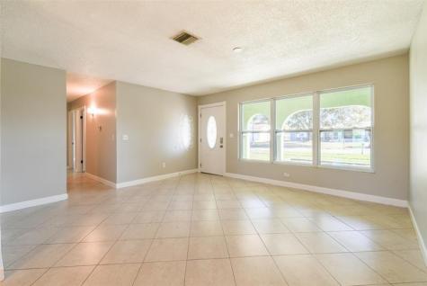 332 NE Cullman Court Port St Lucie FL 34983