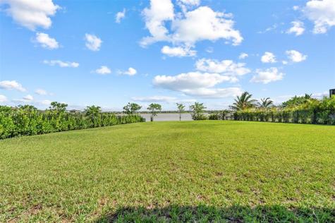 935 Hookline Circle Loxahatchee FL 33470