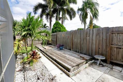 7782 Blairwood Circle N Lake Worth FL 33467