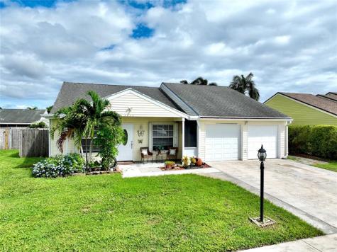 7782 Blairwood Circle N Lake Worth FL 33467