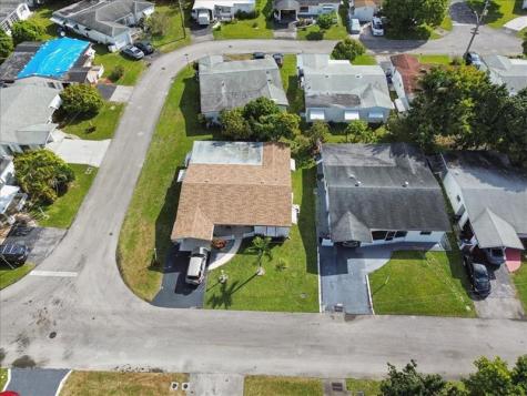 4290 NW 49th Terrace Lauderdale Lakes FL 33319