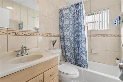 4290 NW 49th Terrace Lauderdale Lakes FL 33319