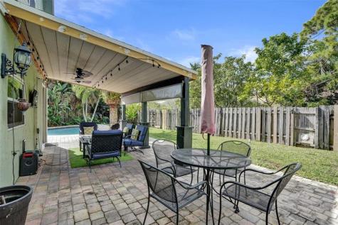 3808 NW 73rd Way Coral Springs FL 33065
