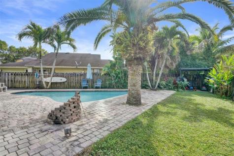 3808 NW 73rd Way Coral Springs FL 33065