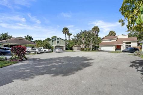 3808 NW 73rd Way Coral Springs FL 33065