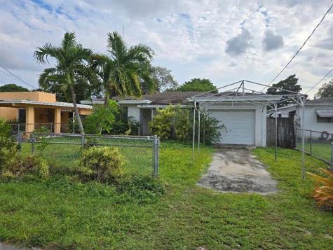 2702 Hayes Street Hollywood FL 33020