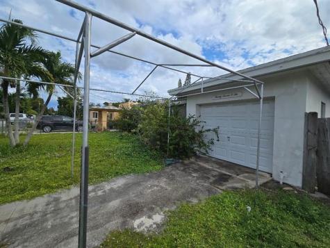 2702 Hayes Street Hollywood FL 33020