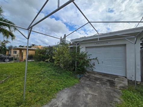 2702 Hayes Street Hollywood FL 33020
