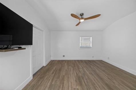 181 NE 15th Terrace Boca Raton FL 33432