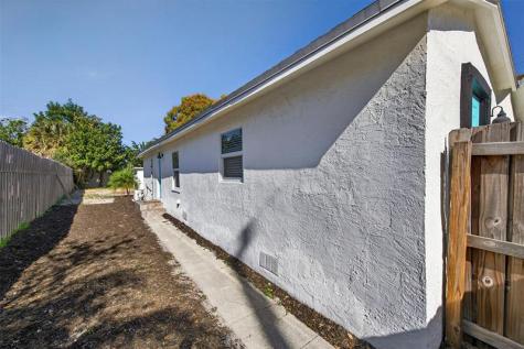 181 NE 15th Terrace Boca Raton FL 33432