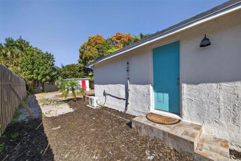 181 NE 15th Terrace Boca Raton FL 33432
