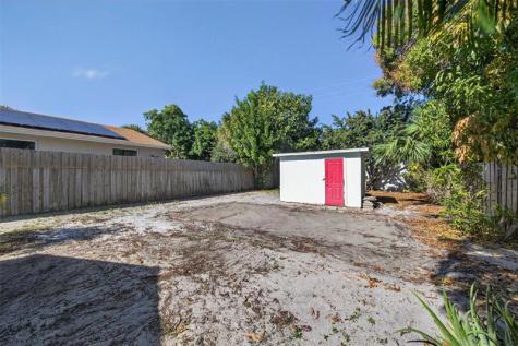 181 NE 15th Terrace Boca Raton FL 33432