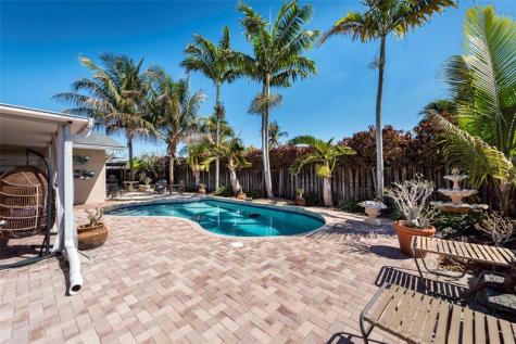 741 NW 97th Terrace Pembroke Pines FL 33024
