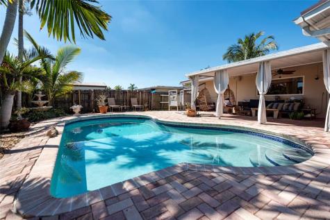741 NW 97th Terrace Pembroke Pines FL 33024