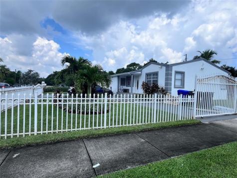 2503 Wiley Street Hollywood FL 33020
