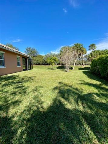 11877 NW 83rd Place Parkland FL 33076