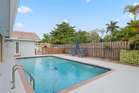 1459 NW 113th Terrace Coral Springs FL 33071