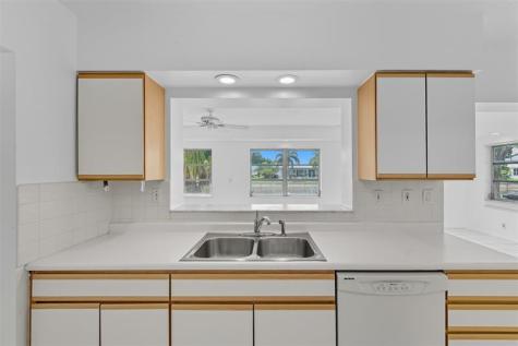 6800 NW 74th Place Tamarac FL 33321