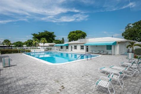 6800 NW 74th Place Tamarac FL 33321