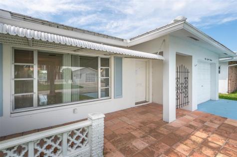 6800 NW 74th Place Tamarac FL 33321