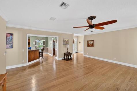 137 38TH Court Vero Beach FL 32968
