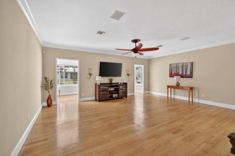 137 38TH Court Vero Beach FL 32968