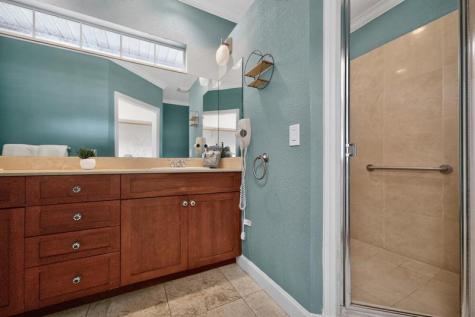 137 38TH Court Vero Beach FL 32968